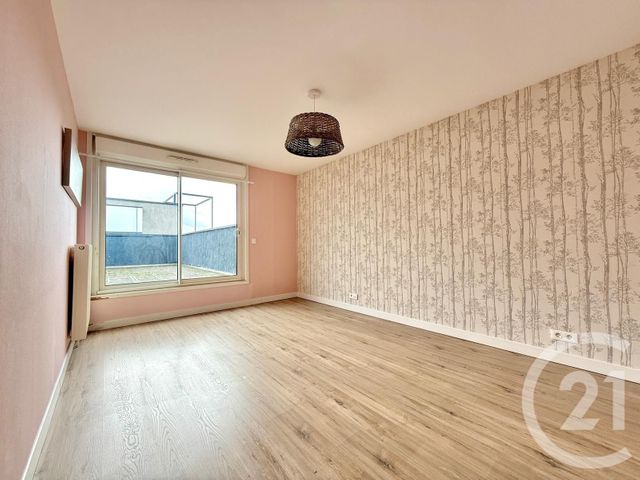 Afficher la photo en grand Appartement F4 à vendre - 4 pièces - 97.53 m2 - TOURCOING - 59 - NORD-PAS-DE-CALAIS - Century 21 Les Pavés