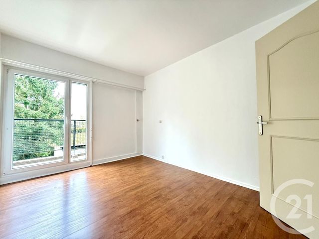Afficher la photo en grand Appartement T4 à louer - 4 pièces - 100.0 m2 - TOURCOING - 59 - NORD-PAS-DE-CALAIS - Century 21 Les Pavés