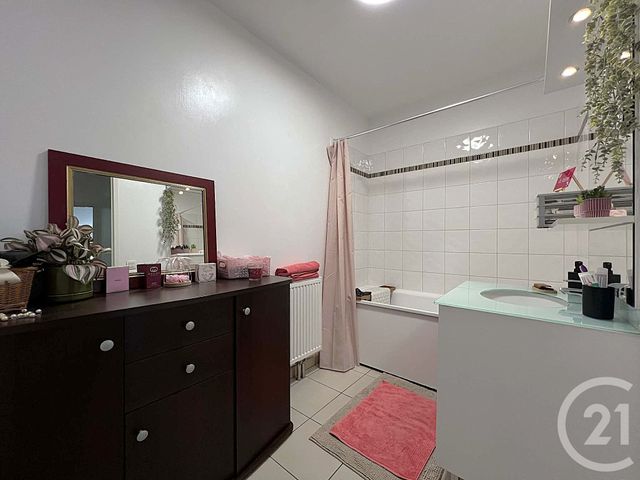 Appartement F3 à vendre - 3 pièces - 75.05 m2 - TOURCOING - 59 - NORD-PAS-DE-CALAIS - Century 21 Les Pavés