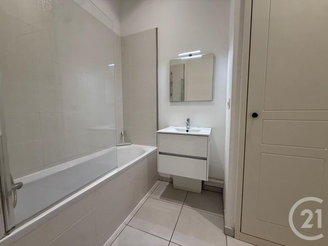 Appartement T3 à louer - 3 pièces - 57.9 m2 - LILLE - 59 - NORD-PAS-DE-CALAIS - Century 21 Les Pavés